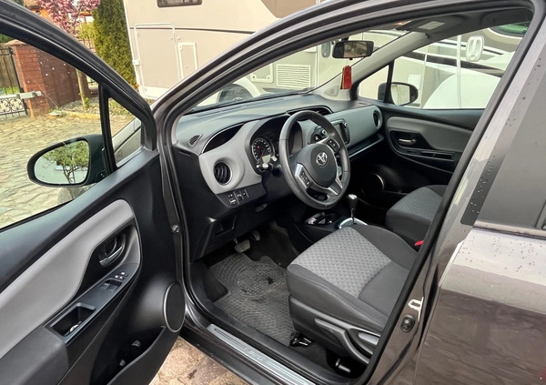 Toyota Yaris cena 42990 przebieg: 91000, rok produkcji 2014 z Kartuzy małe 277